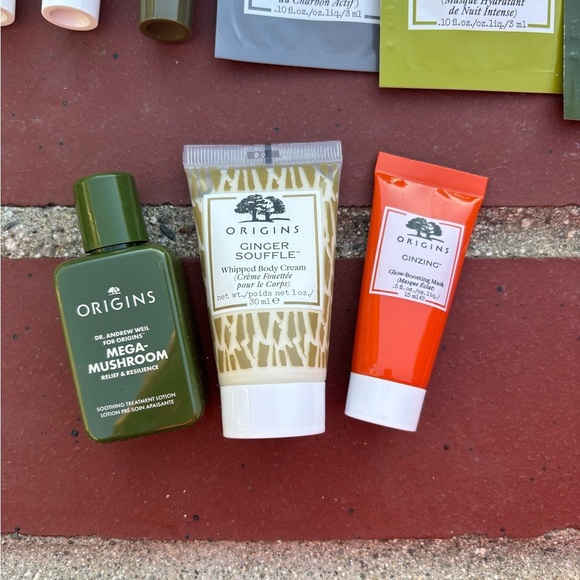 Origins Set of 13 Skincare Plus bag - Picture 4 of 7